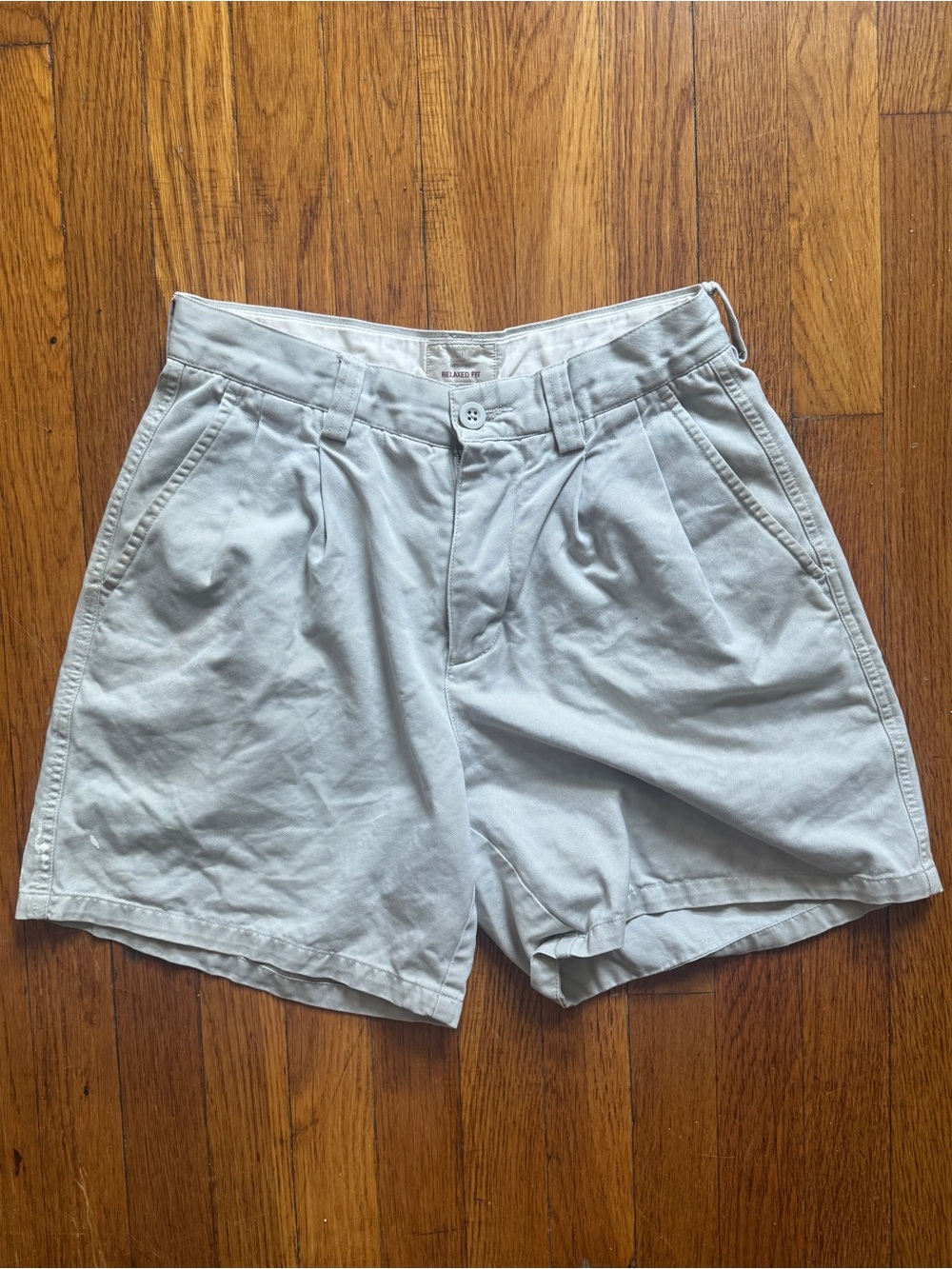 Men's Light Gray Cotton Pleated Chino Shorts